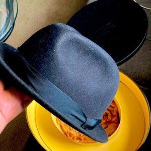 Never worn custom made men’s hat from legendary hat shop Optimo Chicago..
